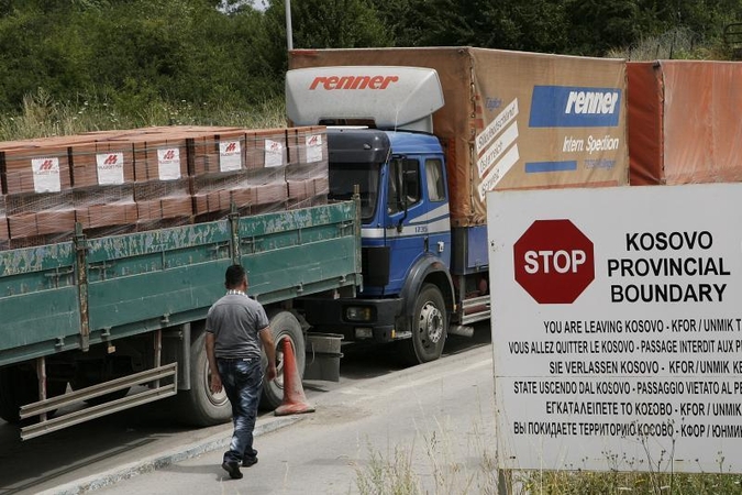 Kosovo policija galutinai perėmė kontrolę sienos su Serbija perėjose