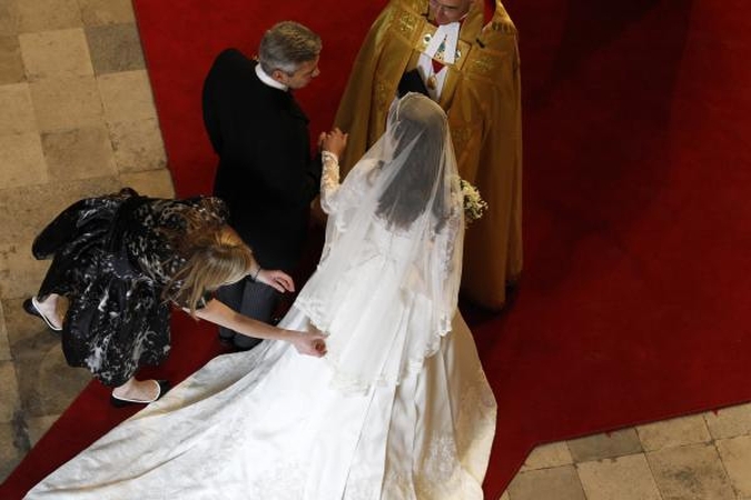 Kunigaikštienės Kate vestuvinę suknelę pagaliau bus galima pamatyti iš arti
