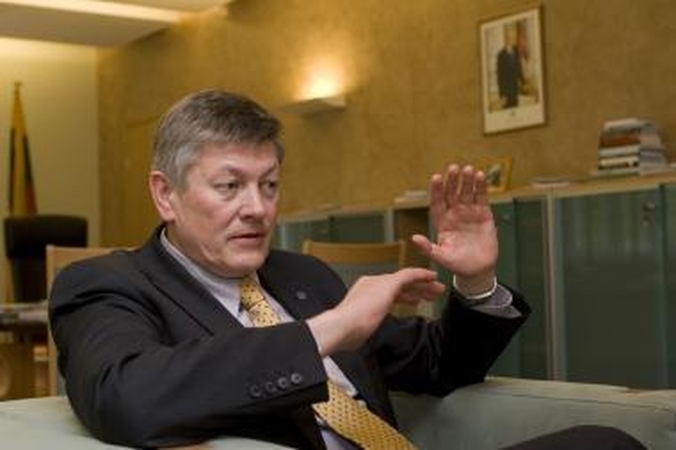 A.Paulauskas: ministro E.Masiulio šou – po A.Kubiliaus sparneliu