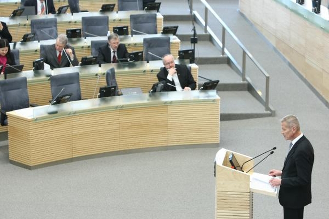 Politologas: nesėkminga G.Kazlausko interpeliacija patvirtino opozicijos silpnumą