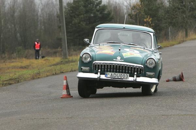 Ralyje "Kauno ruduo": volgos, pobedos, žiguliai, moskvičiai ir zaporožietis