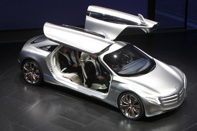Frankfurto automobilių paroda: it iš kosmoso „Mercedes Benz F125“