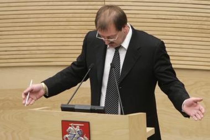 Parlamentarus leista patraukti baudžiamojon atsakomybėn