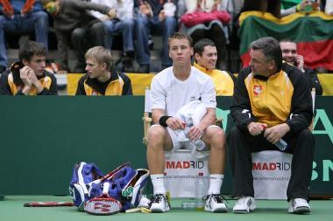 Po beveik 4 valandas trukusios kovos R.Berankis išlygino serijos rezultatą