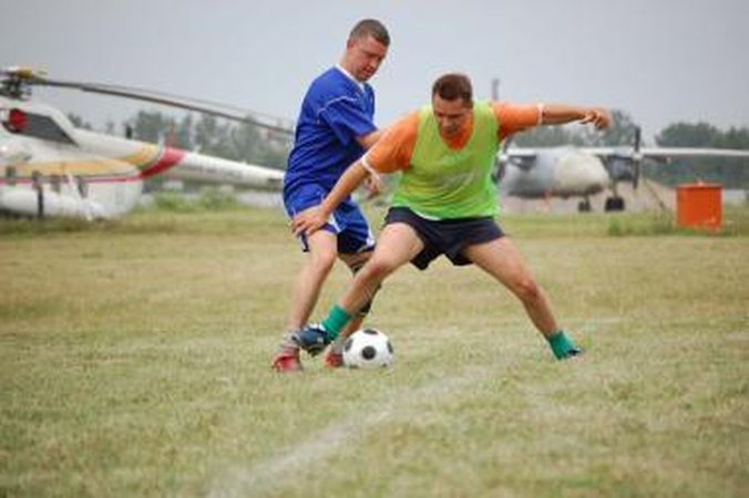 Lietuvos ir Čekijos kariai jėgas išbandė žaisdami futbolą