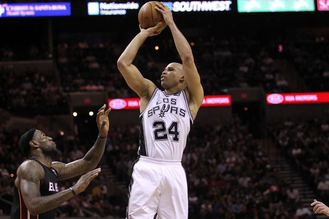„Spurs“ ketina taupyti atleisdami R.Jeffersoną