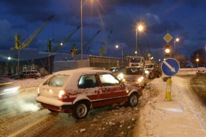 Neveikiantys šviesoforai sukėlė avariją