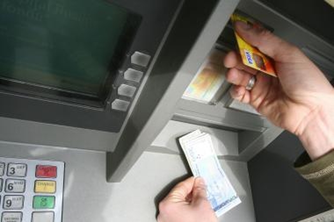 Mažeikiuose pavogtas bankomatas