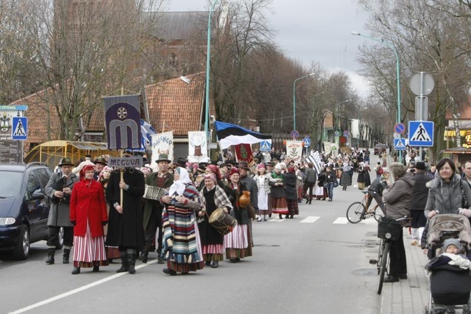 Palangoje į Jurginių linksmybes įsuko folkloro ansambliai