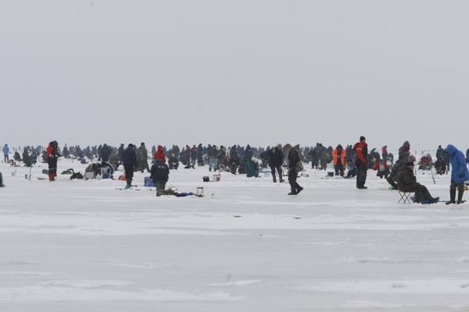 Žuvų nuo brakonierių tinklų neapsaugo net ledas 