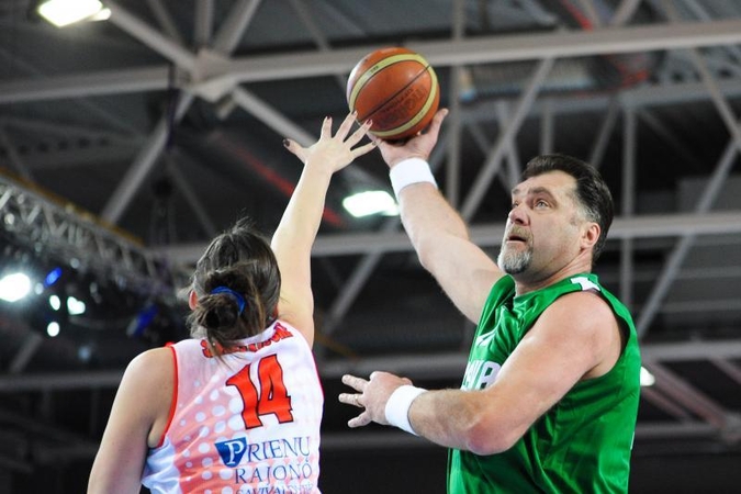 A. Sabonis su legendiniais krepšininkais moterims šventės nesugadino