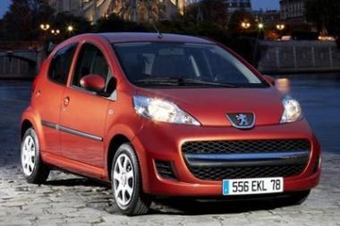 Stilingasis „Peugeot 107" atsinaujins kitąmet