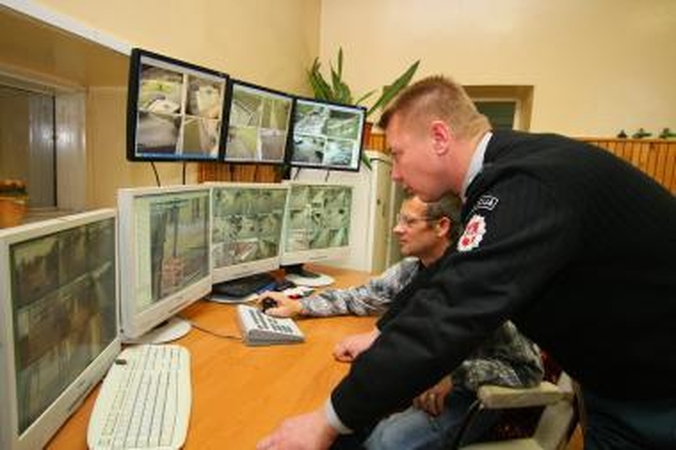 Kaune prie vaizdo stebėjimo kamerų ir toliau dirbs neįgalieji