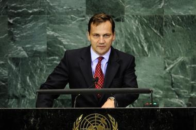 Lenkijos ambasadorių žmonos bus įdarbintos ambasadose