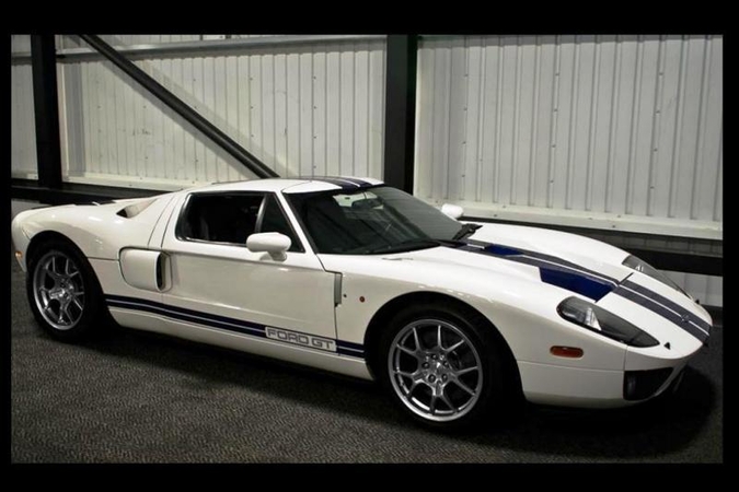 Kiek pinigų Jensonas Buttonas nori už savo „Ford GT“? (foto)