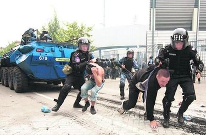 Prieš futbolo rungtynes Chimkuose – karo stovis