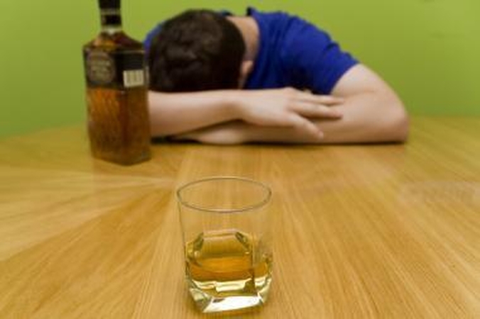 Darbo inspekcija darbdavius per šventes skatina atidžiau tikrinti darbuotojų blaivumą