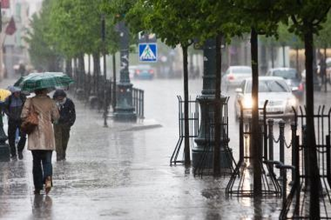 Sostinėje tvarkomi audros padariniai