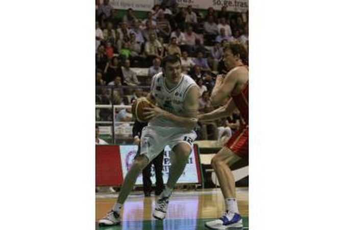 K.Lavrinovičiui atlikta nugaros operacija