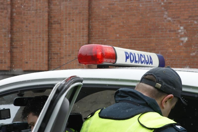 Girtas klaipėdietis vairuotojas patrulius gąsdino įtakingais asmenimis