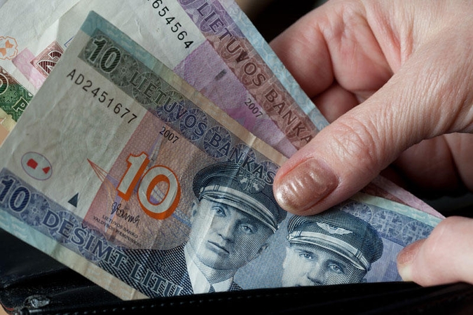 Ministerijos gyventojų nuomonei ištirti numačiusios 165 tūkst. Lt