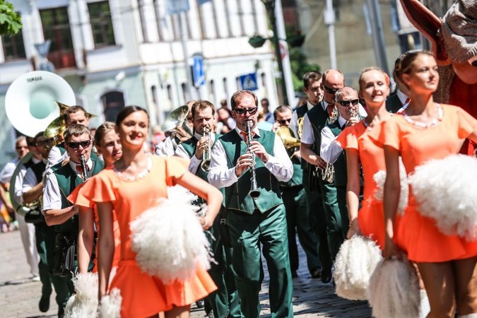 Kauno šventę pradėjo pučiamųjų festivalis