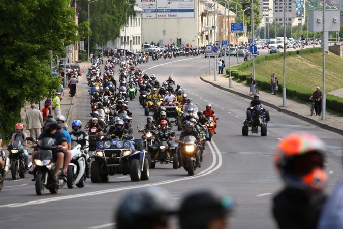 Kauno gatvių asfaltą drebina baikeriai  