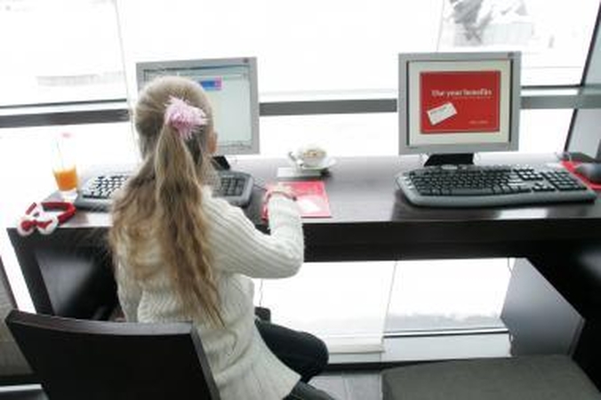 Tyrimas: vaikai atskleidžia per daug asmeninės informacijos internete