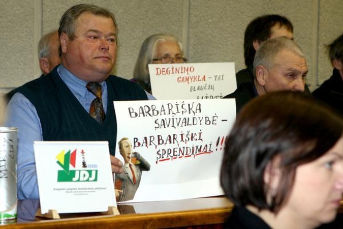 Klaipėdiečiai piketavo prieš šiukšlių deginimą