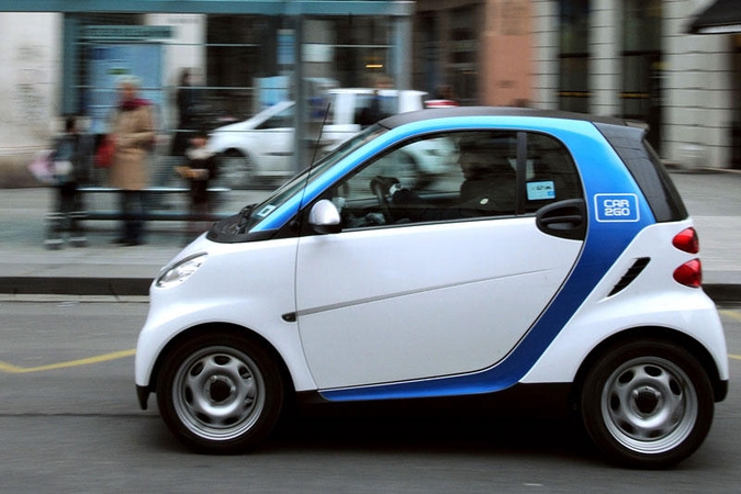 Bulgarijoje įrengtos saulės energijos automobilių įkrovimo stotelės