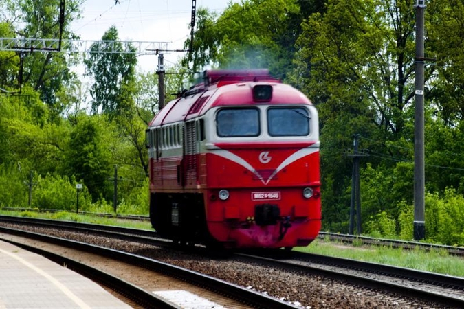 Traukinių eismas tarp Vilniaus ir Kauno atstatytas