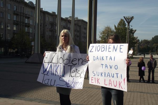Apkalta parlamentarams išstūmė E.Žiobienės atsistatydinimo klausimą