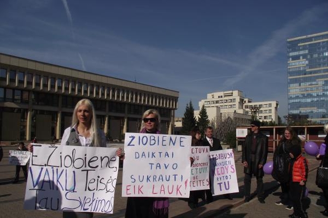 D.Kedžio dukters istorija atskleidė Vaiko teisių tarnybų bejėgiškumą