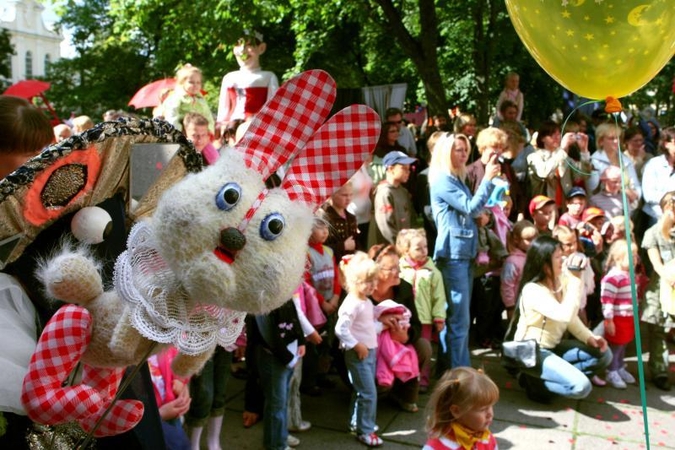 Lėlės atkurs pasakas, žmonių tragedijas ir juoksis iš silpnybių