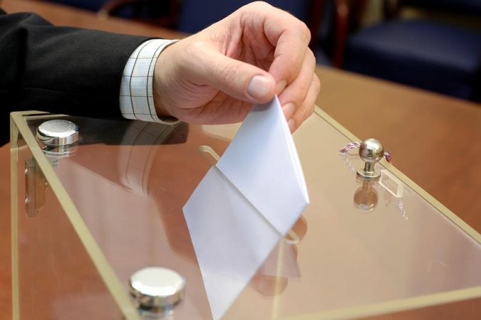 Lenkijos ambasadoje gali balsuoti apie pusę tūkstančio lenkų