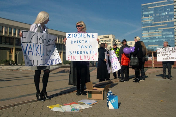 D.Kedžio šalininkai reikalauja skubaus E.Žiobienės atstatydinimo