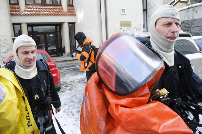Vilniaus centre rastas vokas su neaiškaus turinio medžiaga