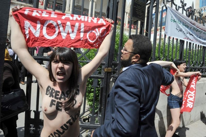 Nuteistos „Femen“ aktyvistės, gynusios teisę protestuoti apnuoginusios