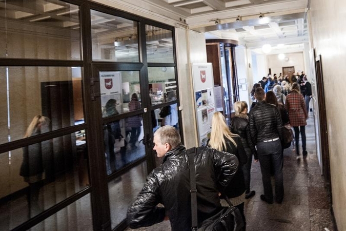 Antrąją išankstinio balsavimo dieną Kaune – ilgesnės rinkėjų eilės