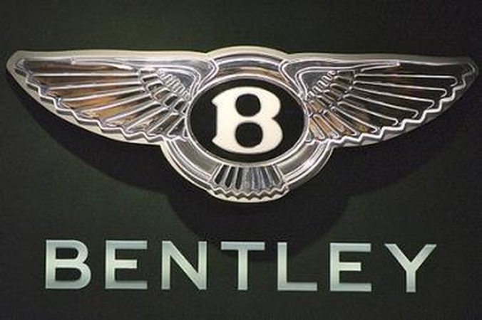 „Bentley“ ruošia hibridą