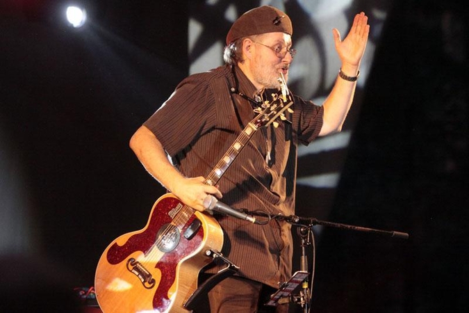 V. Kernagio vardo gitarą brazdins V. Stakėnas