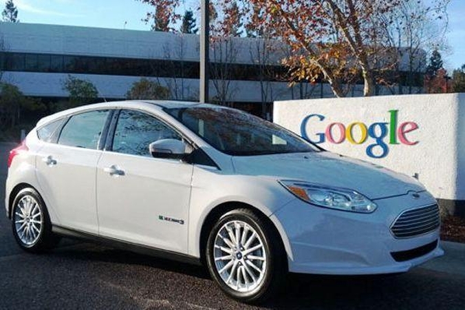Pirmasis 2012 metų elektrinio „Ford Focus” modelis teko „Google“