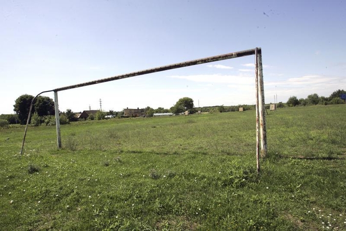 Futbolo mėgėjai į V.Sirokomlės mokyklos stadioną investuos milijonus