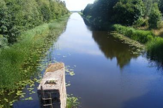 Po susidūrimo su motociklu – į vandens kanalą (papildyta)