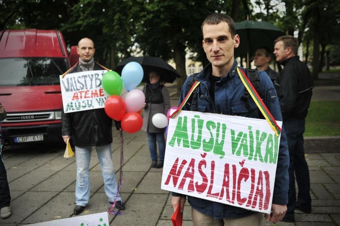 Atstumti tėčiai: negalime su savo vaikais švęsti Tėvo dienos