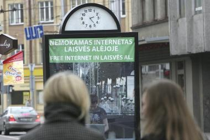 Laiko persukimas: senjorams sunku, jaunuoliams - ne (apklausa)
