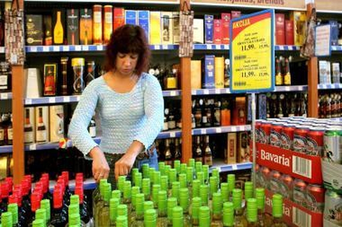 Britanijoje vietos valdžia galės drausti alkoholio pardavimo akcijas