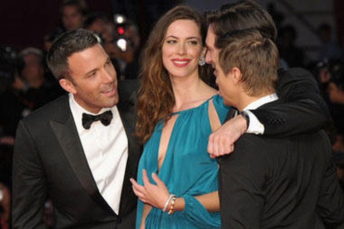 Rebecca Hall: lemtinga aktorė, kuriai po kojomis krinta žymiausi kino kūrėjai
