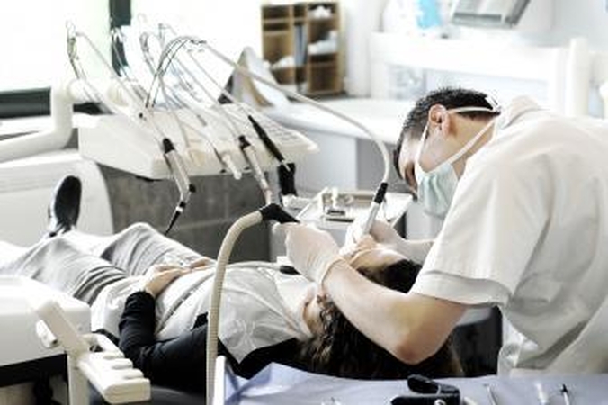 Odontologų pacientai vis dažniau griežia dantimis