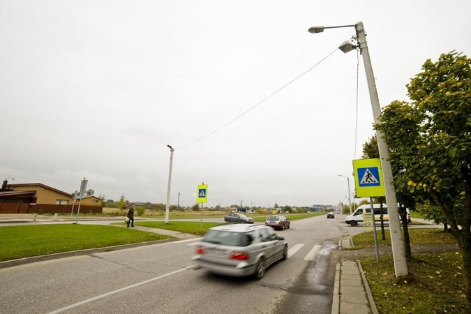 Vietoj pažadų apšviesti Baltų prospektą – sumažintas greitis